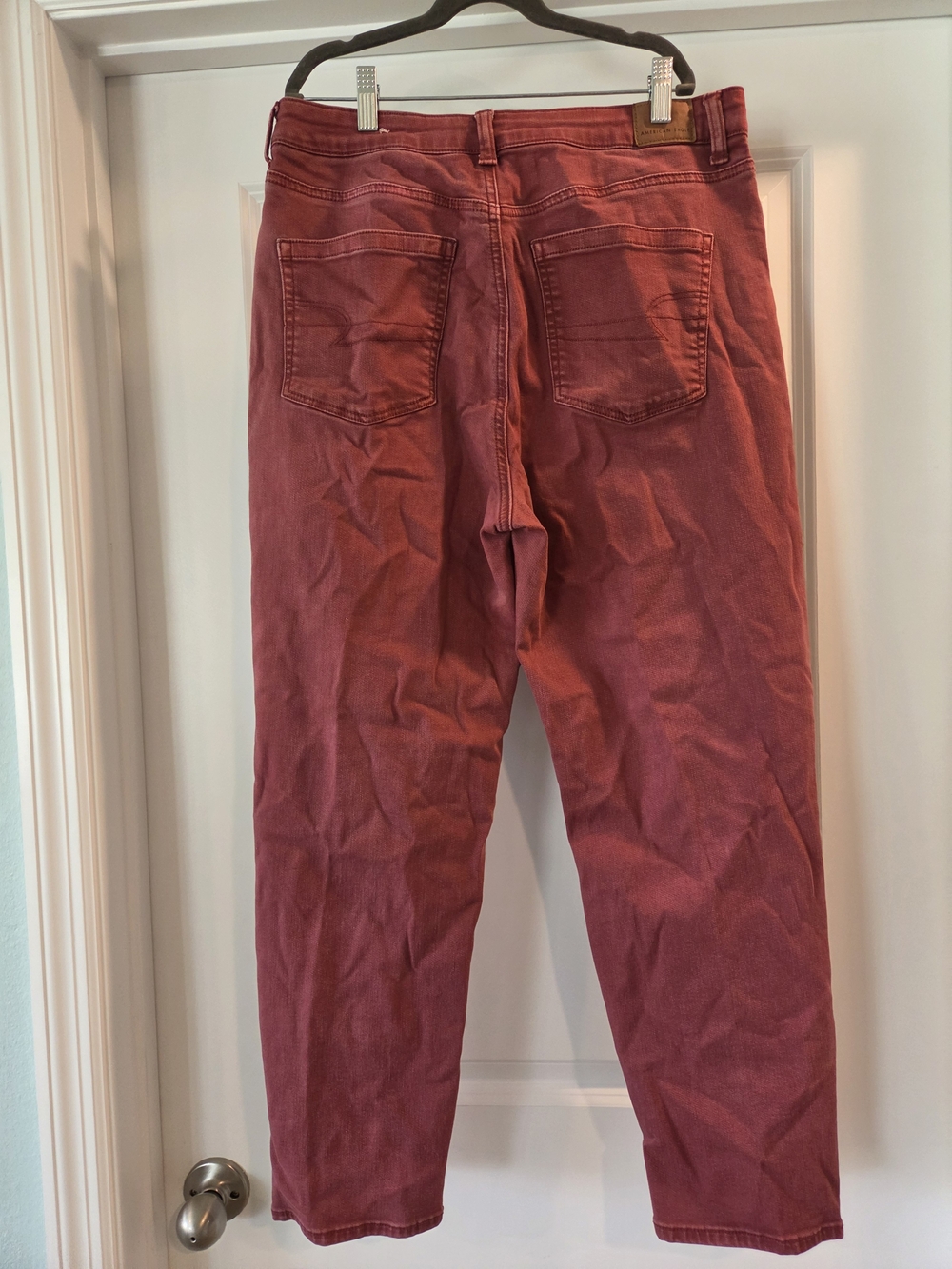 American Eagle Mom Jeans Women's Size 12 High Rise Straight Cranberry Denim - Picture 4 of 6